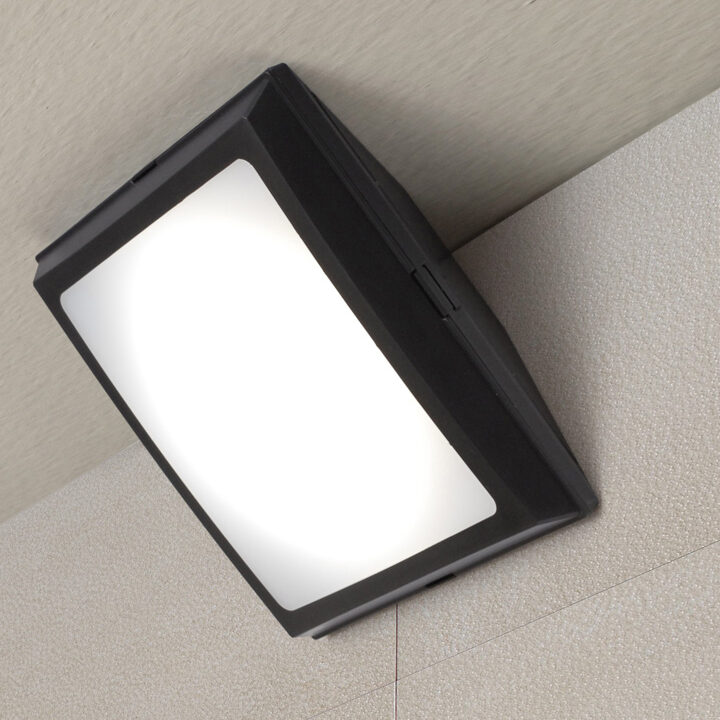 Giuseppe Corner Black 01